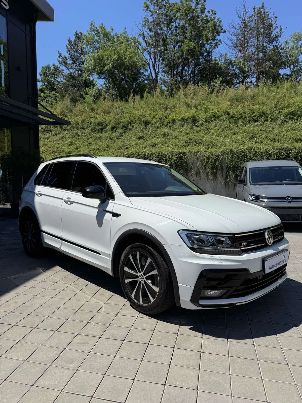 VW Tiguan R-LINE, снимка 2 - Автомобили и джипове - 54940678