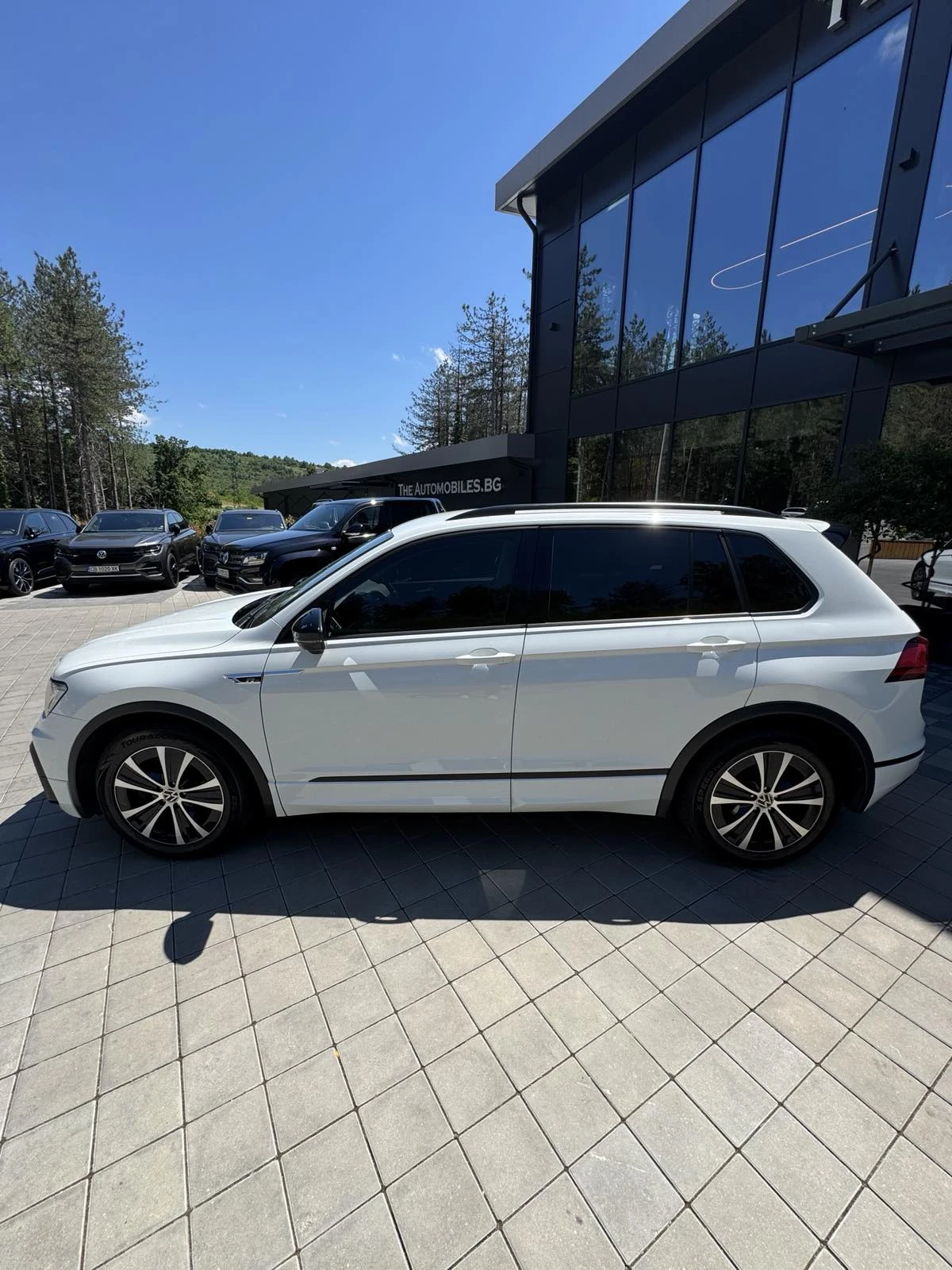 VW Tiguan R-LINE, снимка 4 - Автомобили и джипове - 54940678