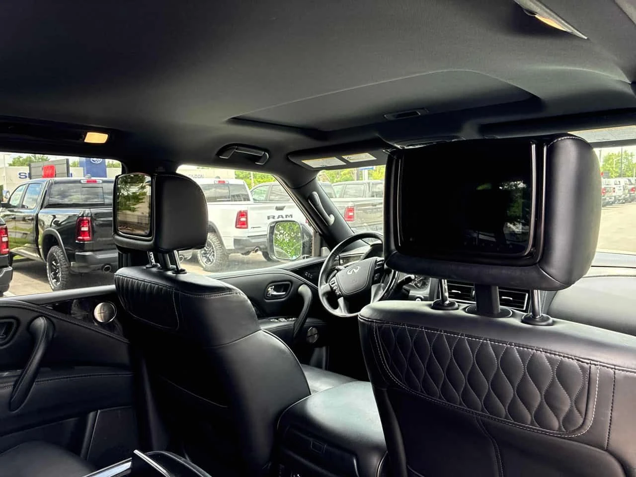 Infiniti QX80 LUXE 7 / 360 / DIS / Harman Kardon / АВТОКРЕДИТ , снимка 12 - Автомобили и джипове - 55041090