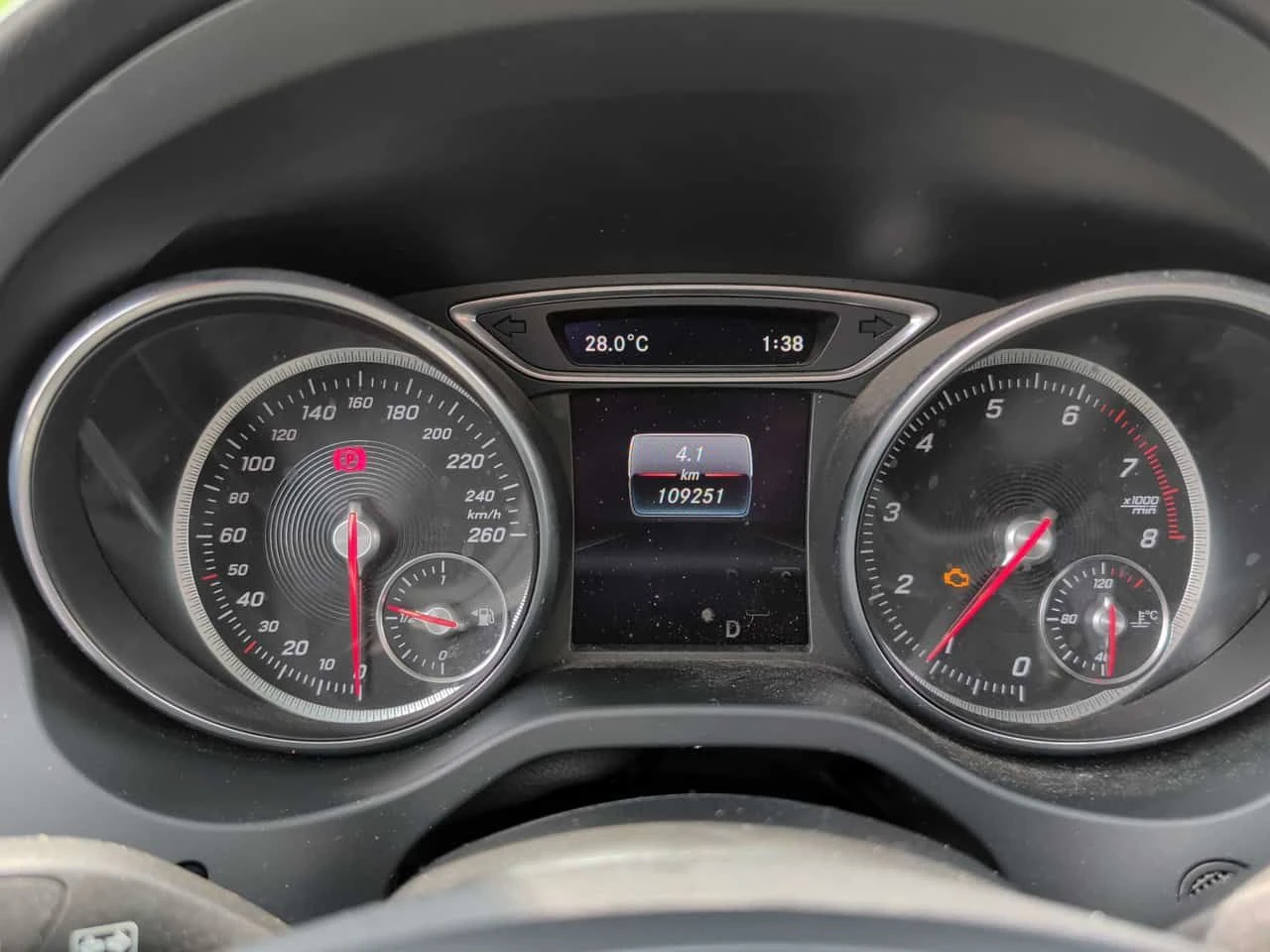 Mercedes-Benz GLA 250 4MATIC/ПАНОРАМА/ПОДГРЕВИ, снимка 8 - Автомобили и джипове - 55073468