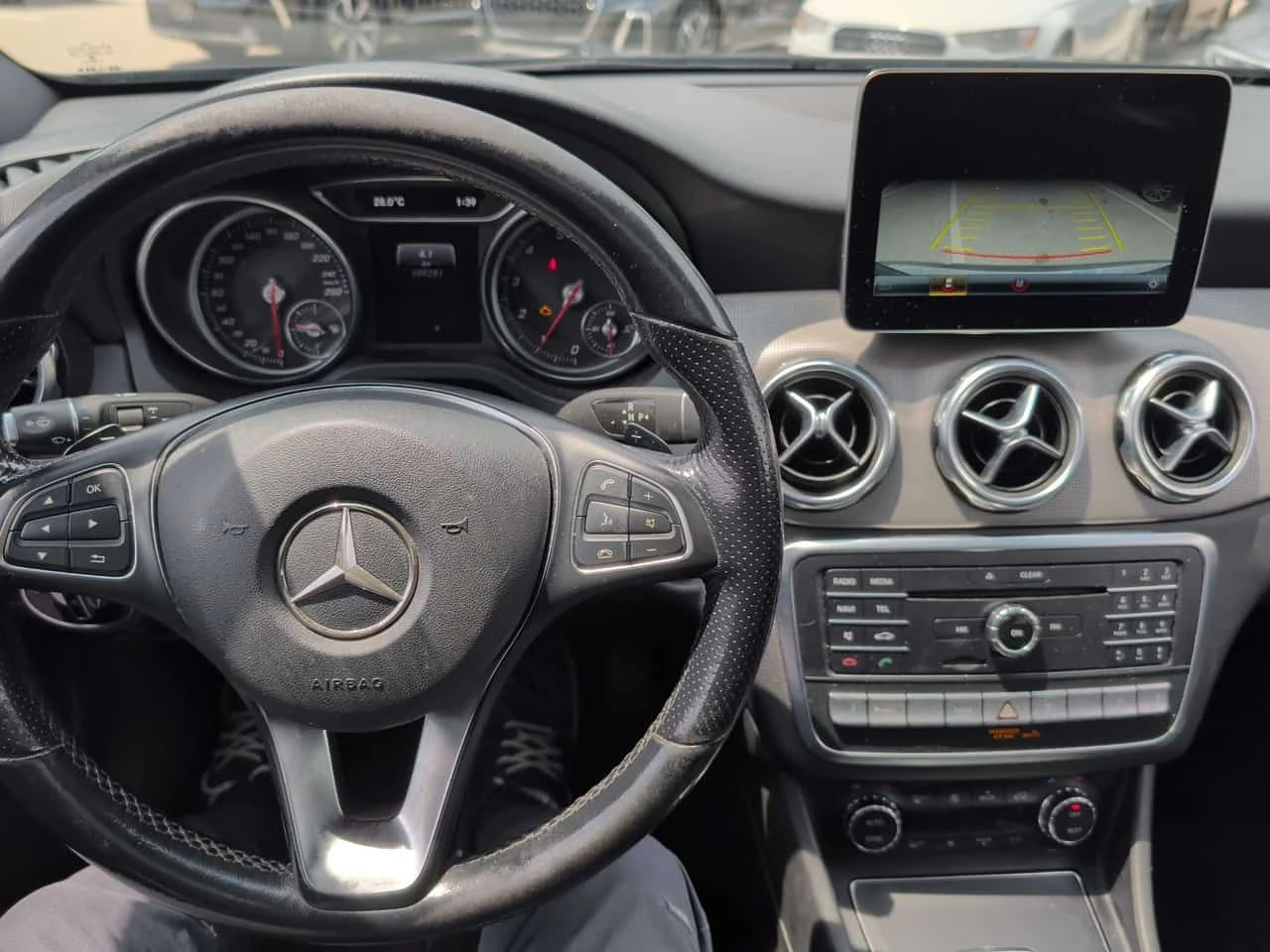 Mercedes-Benz GLA 250 4MATIC/ПАНОРАМА/ПОДГРЕВИ, снимка 9 - Автомобили и джипове - 55073468