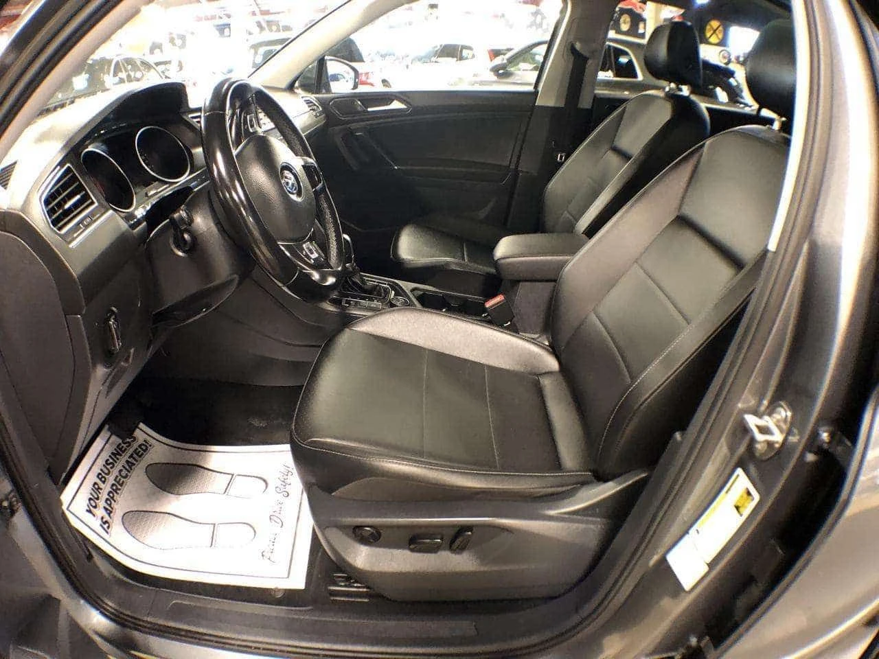 VW Tiguan * Comfortline * АВТОКРЕДИТ * ОТ ПРЕДСТАВИТЕЛСТВО, снимка 10 - Автомобили и джипове - 55229427