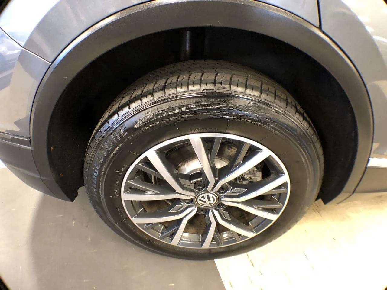 VW Tiguan * Comfortline * АВТОКРЕДИТ * ОТ ПРЕДСТАВИТЕЛСТВО, снимка 9 - Автомобили и джипове - 55229427