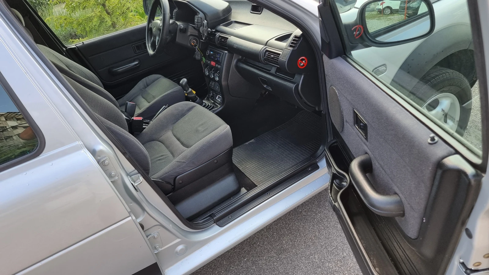 Land Rover Freelander 2.0 TDI 4X4 , снимка 10 - Автомобили и джипове - 55914632