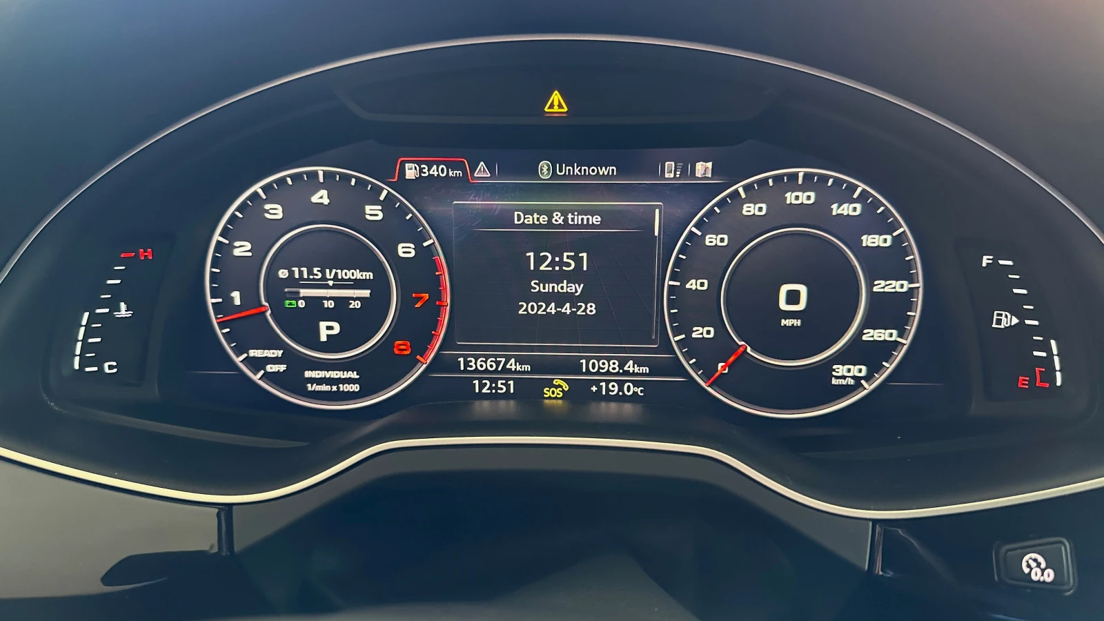 Audi Q7 7 местен, снимка 8 - Автомобили и джипове - 56387643