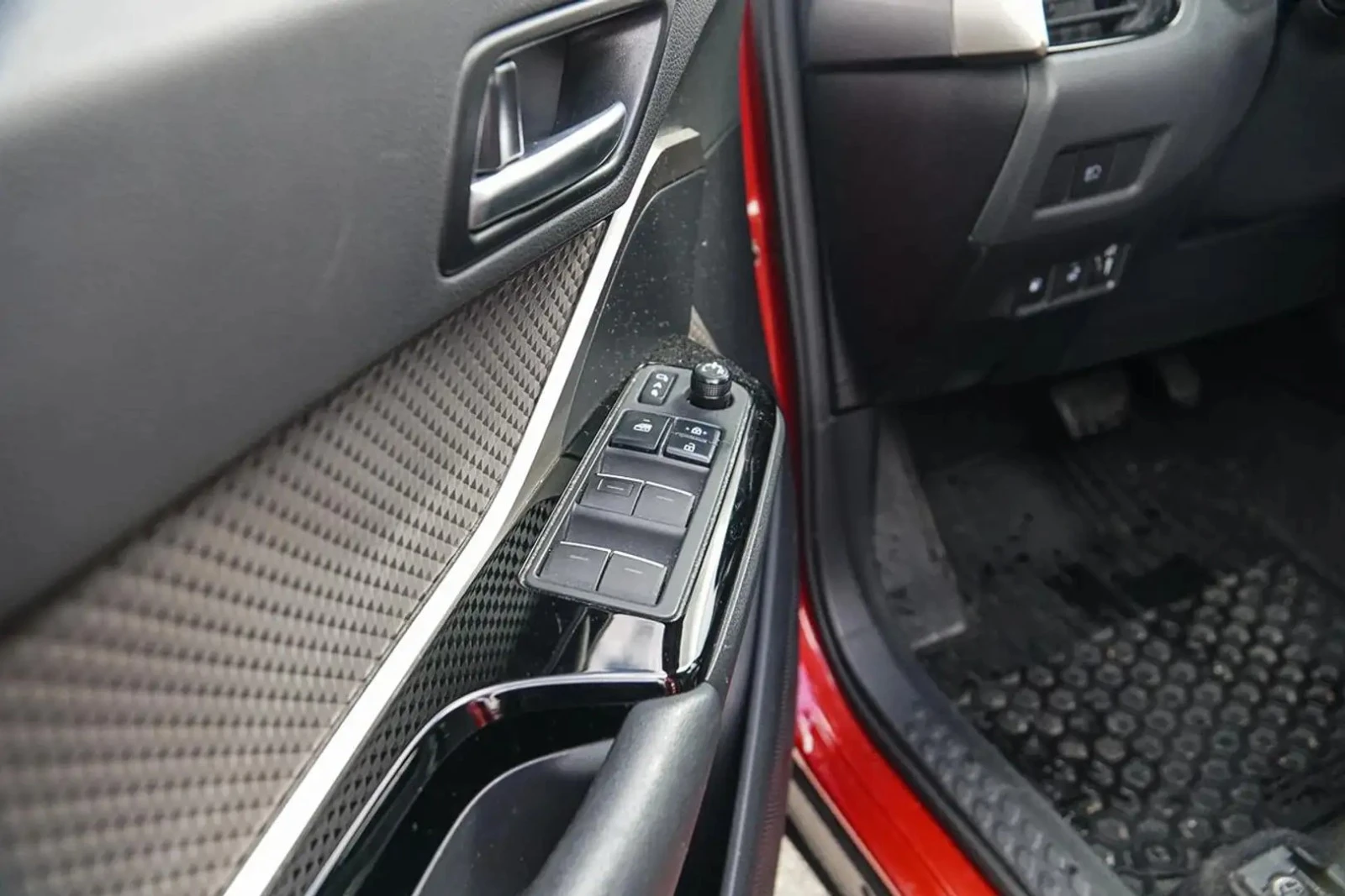 Toyota C-HR 2020* LIMITED* LED* ������ ���� | Mobile.bg � ����������� 11