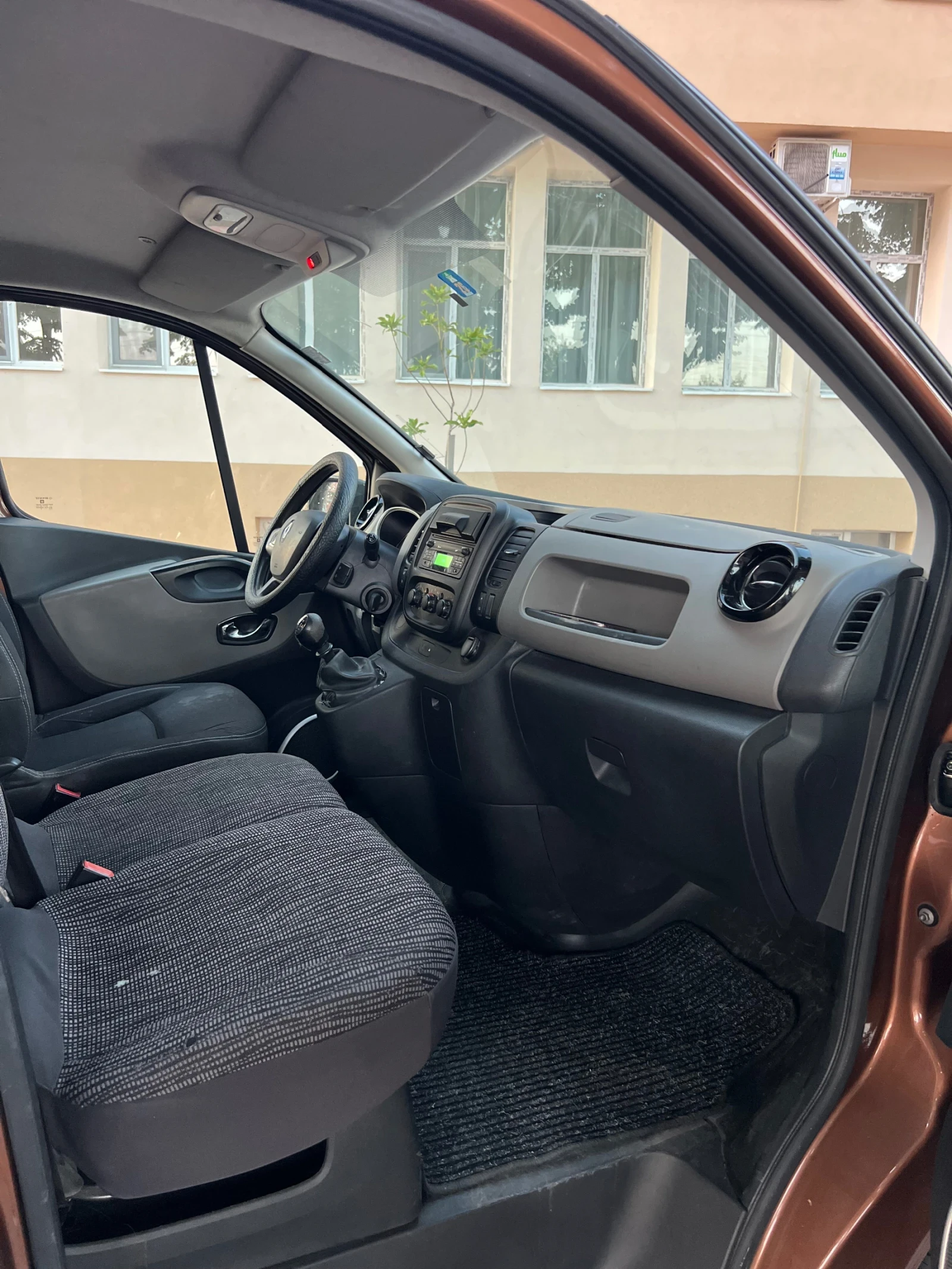 Renault Trafic 1.6 DCI, снимка 8 - Бусове и автобуси - 55618674