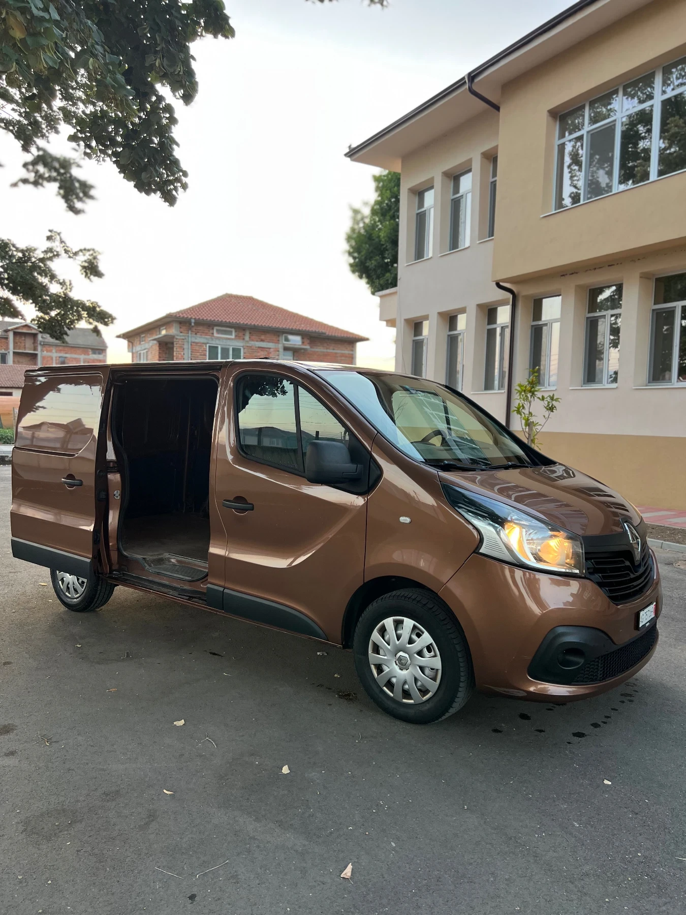 Renault Trafic 1.6 DCI, снимка 6 - Бусове и автобуси - 55618674