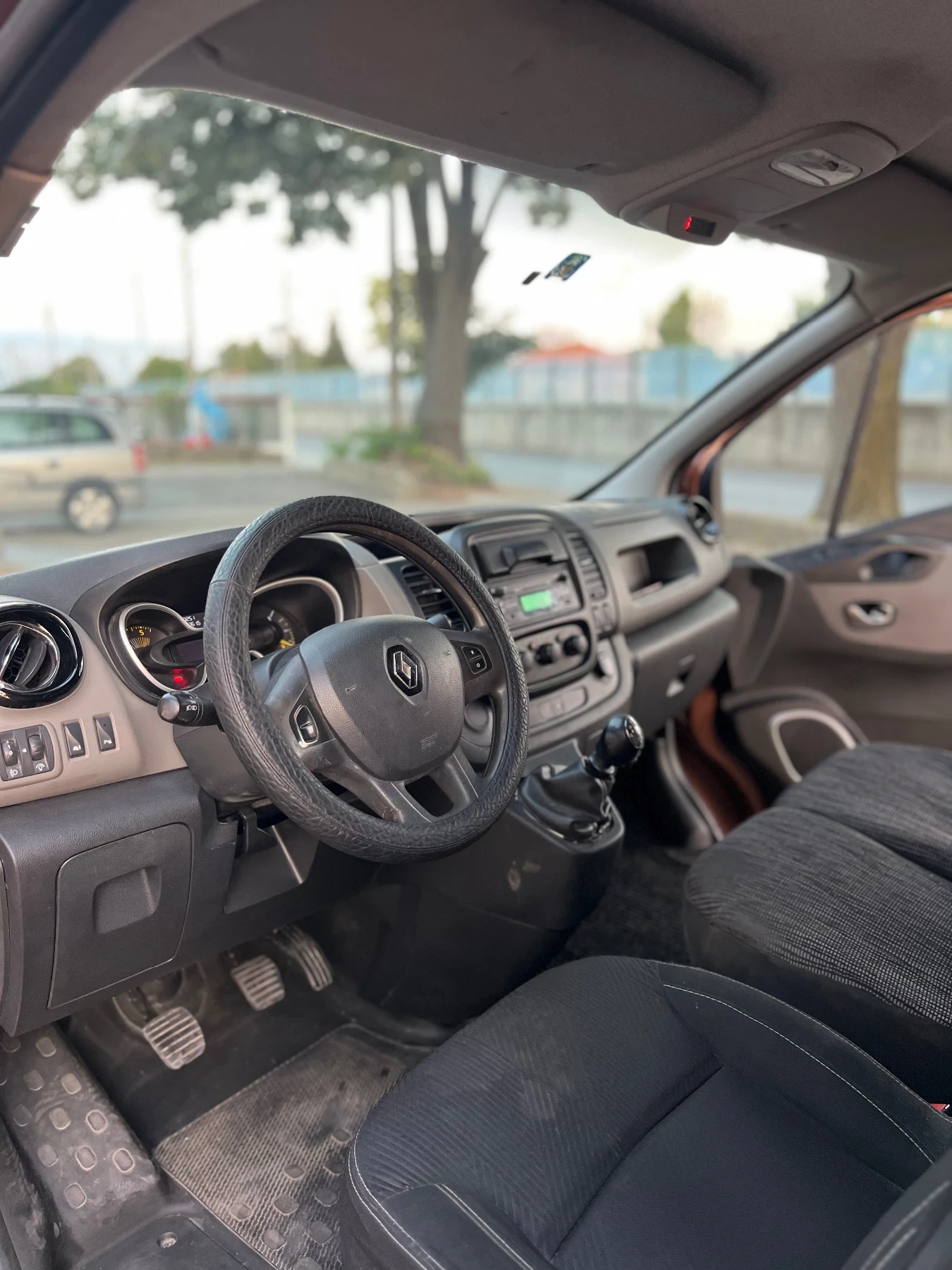Renault Trafic 1.6 DCI, снимка 7 - Бусове и автобуси - 55618674