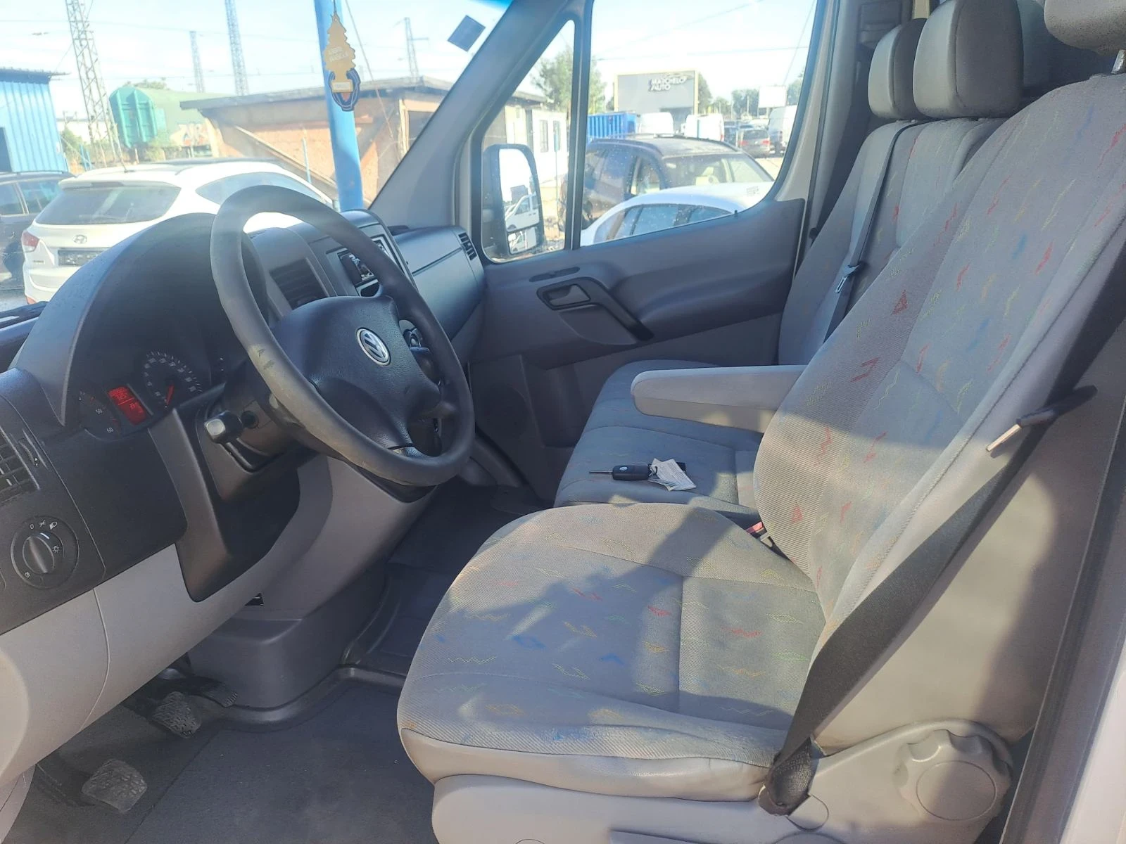 VW Crafter, снимка 11 - Бусове и автобуси - 56728222