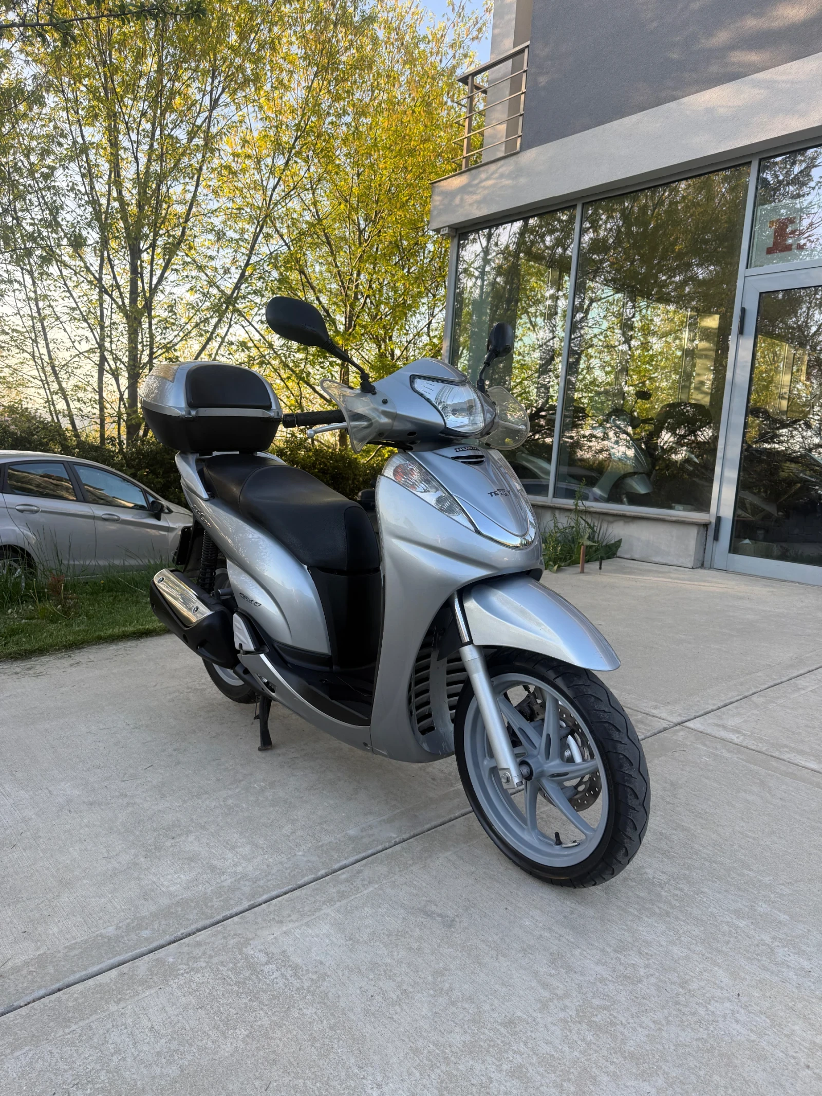Honda Sh, снимка 2 - Мотоциклети и мототехника - 54337643