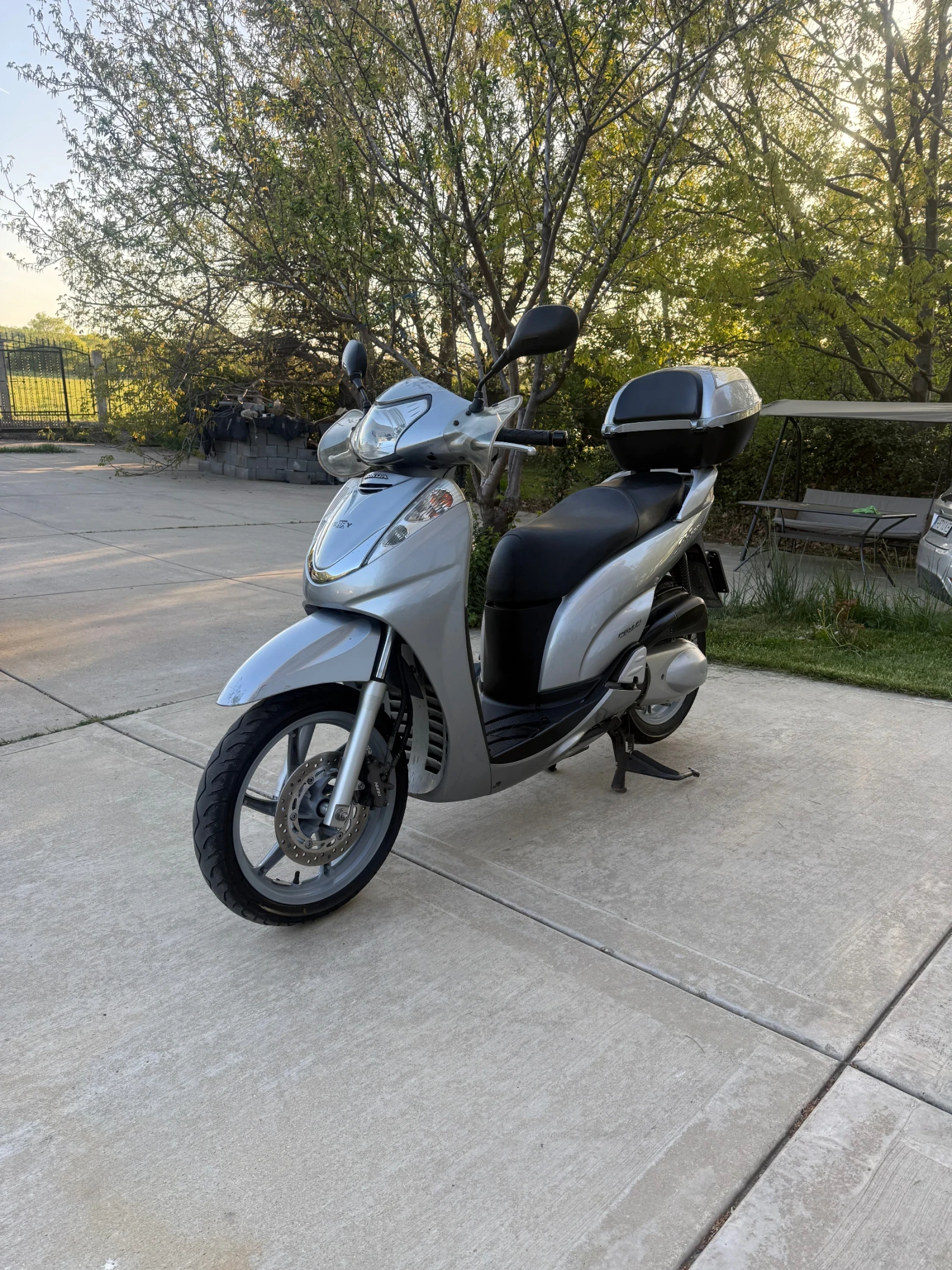 Honda Sh, снимка 4 - Мотоциклети и мототехника - 54337643