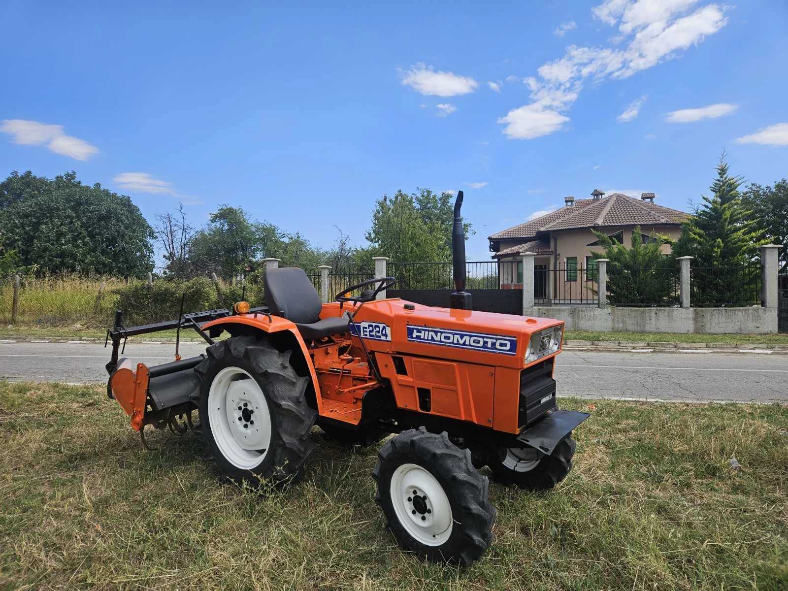 Трактор Yanmar HINOMOTO-E224 - изображение 2