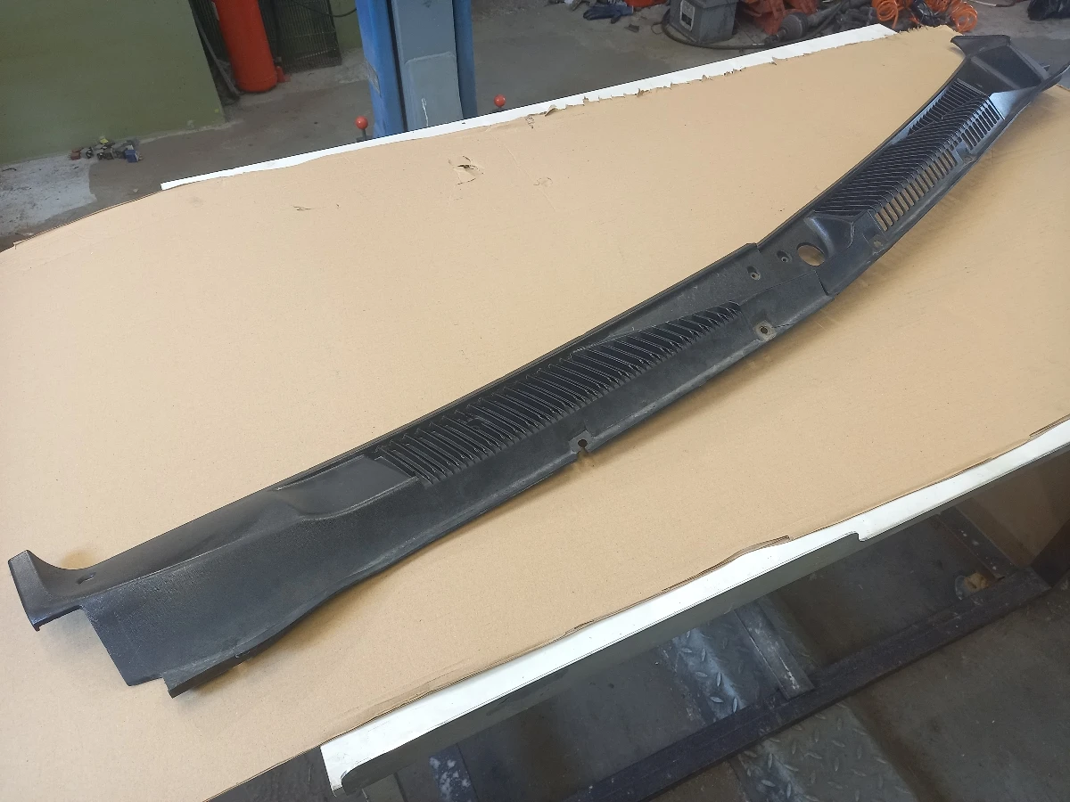 Кора под предни чистачки Форд Кънект 