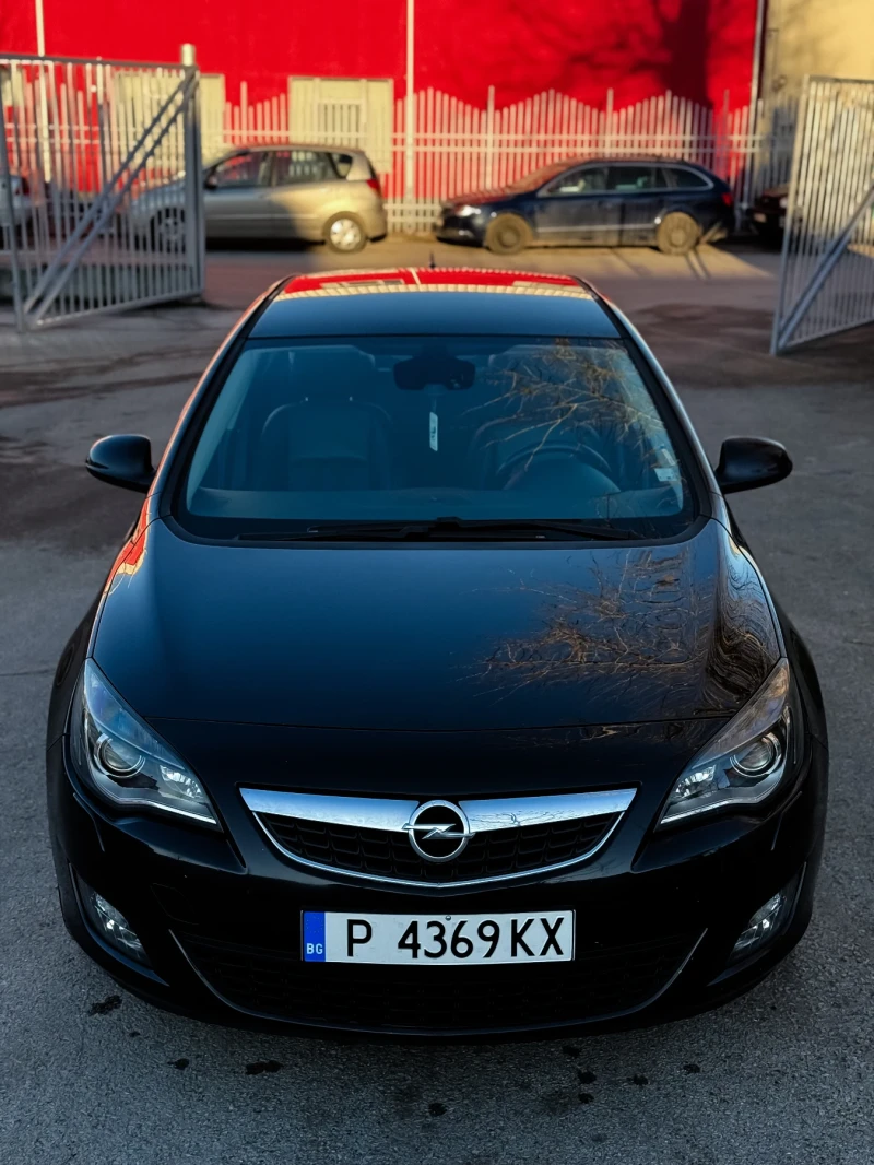 Opel Astra 1.6Т, снимка 1 - Автомобили и джипове - 48643108