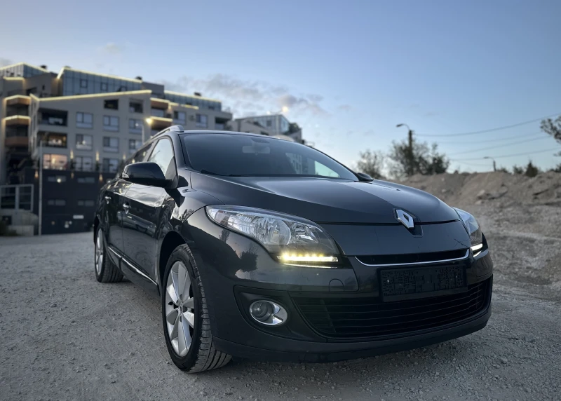 Renault Megane 1.5DCI* FACELIFT* NAVI* LED* , снимка 3 - Автомобили и джипове - 47591446