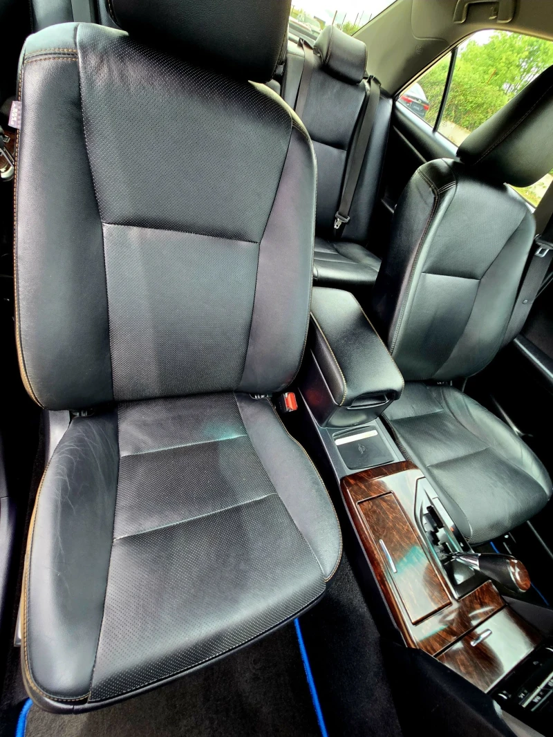 Toyota Camry 2.5 Бензин 110 000км, снимка 14 - Автомобили и джипове - 50789079