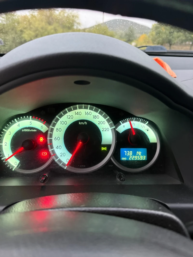 Toyota Verso, снимка 6 - Автомобили и джипове - 52020861