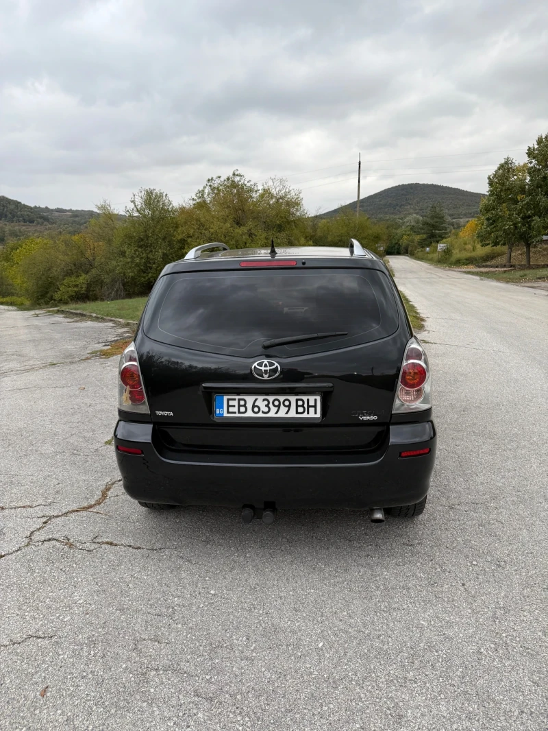 Toyota Verso, снимка 4 - Автомобили и джипове - 52020861