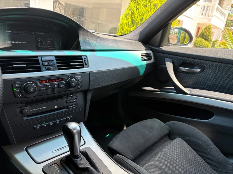 BMW 330 Сменена верига/xDrive/Keyless/M-tech, снимка 14 - Автомобили и джипове - 52588449