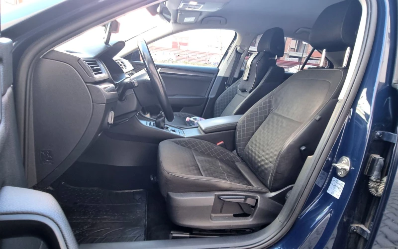 Skoda Superb, снимка 11 - Автомобили и джипове - 53076165