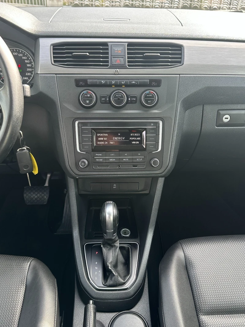 VW Caddy 2.0TDI-MAXi-FULL LED-AUTOMAT-DIST-KOЖА-PDC-EURO6, снимка 13 - Автомобили и джипове - 53542066