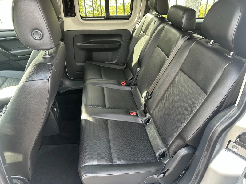 VW Caddy 2.0TDI-MAXi-FULL LED-AUTOMAT-DIST-KOЖА-PDC-EURO6, снимка 12 - Автомобили и джипове - 53542066