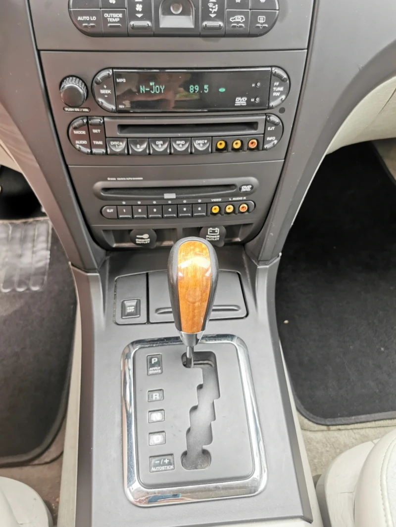 Chrysler Pacifica, снимка 13 - Автомобили и джипове - 53580803