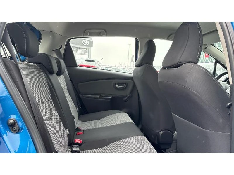 Toyota Yaris 1.5 HSD FANCY, снимка 7 - Автомобили и джипове - 53329420