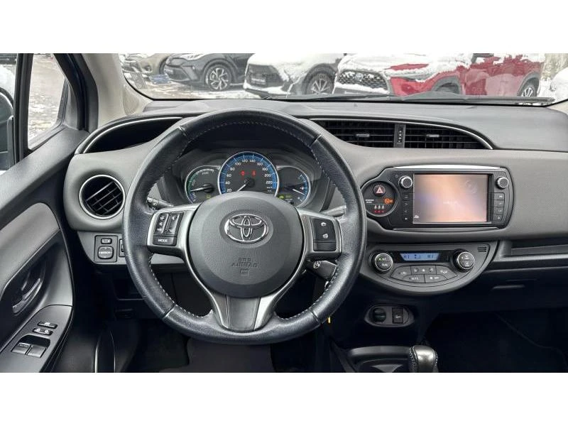 Toyota Yaris 1.5 HSD FANCY, снимка 9 - Автомобили и джипове - 53329420