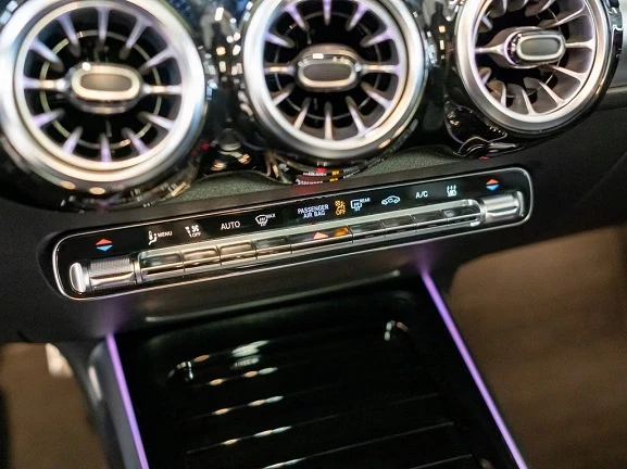 Mercedes-Benz EQB 300 4Matic = AMG Line = Advanced Plus Гаранция, снимка 7 - Автомобили и джипове - 55788756