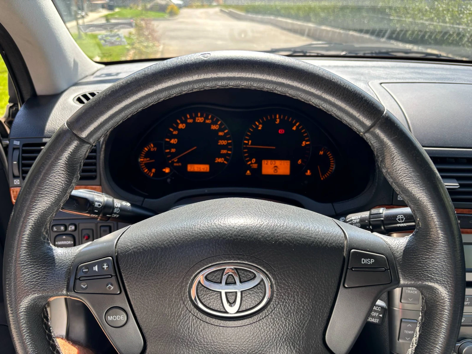 Toyota Avensis  - изображение 4