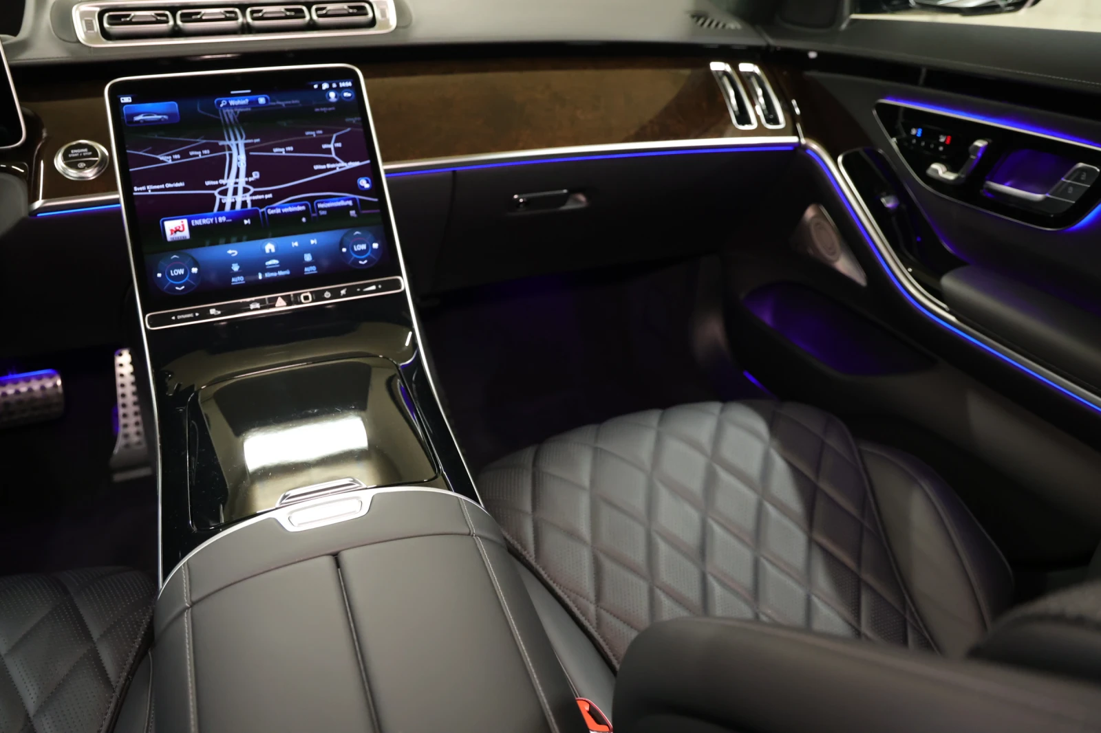 Mercedes-Benz S 580 Long AMG 3xTV Ексклузив Вентилация Масаж Панорамa - изображение 8