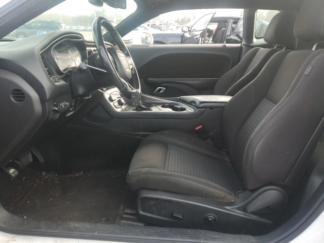 Dodge Challenger SXT / 3.6L V6 Pentastar / Спортен режим / Launch   - изображение 7