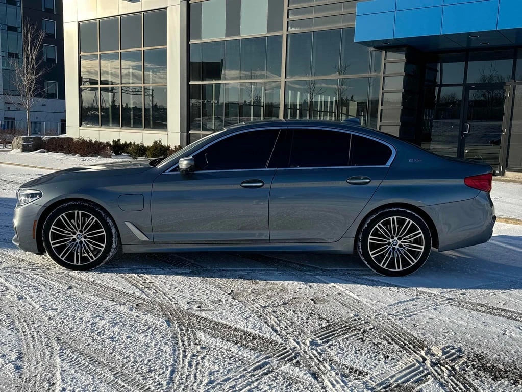 BMW 530E xDrive iPerformance  CARFAX | Mobile.bg � ����������� 2