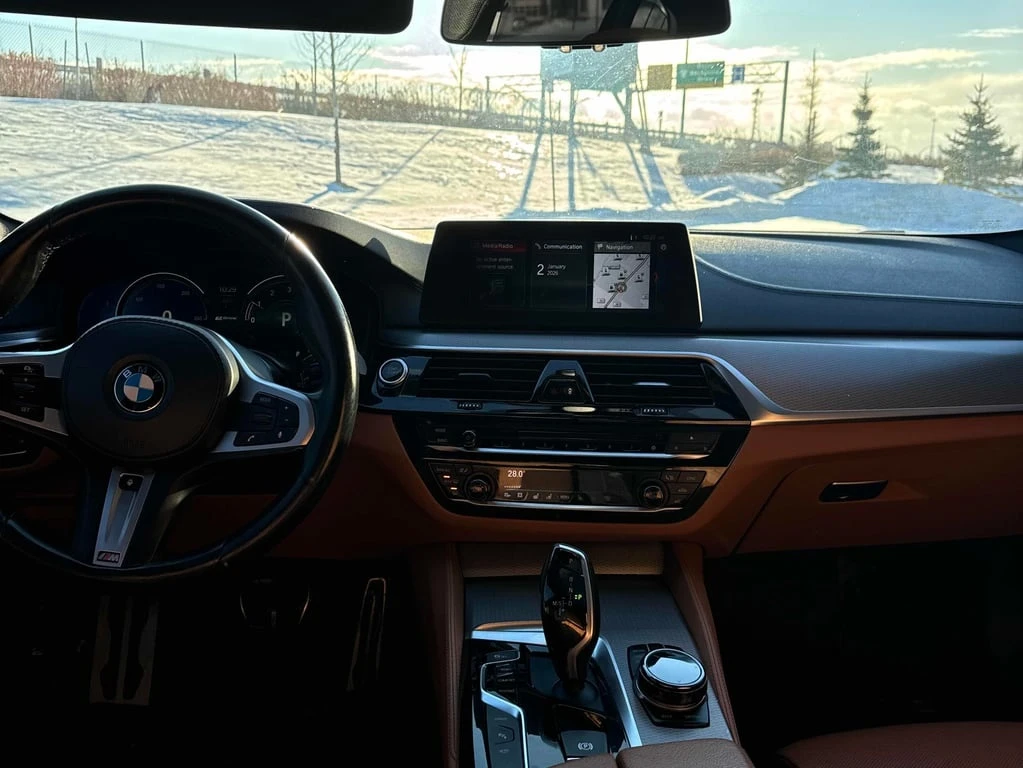 BMW 530E xDrive iPerformance  CARFAX | Mobile.bg � ����������� 9
