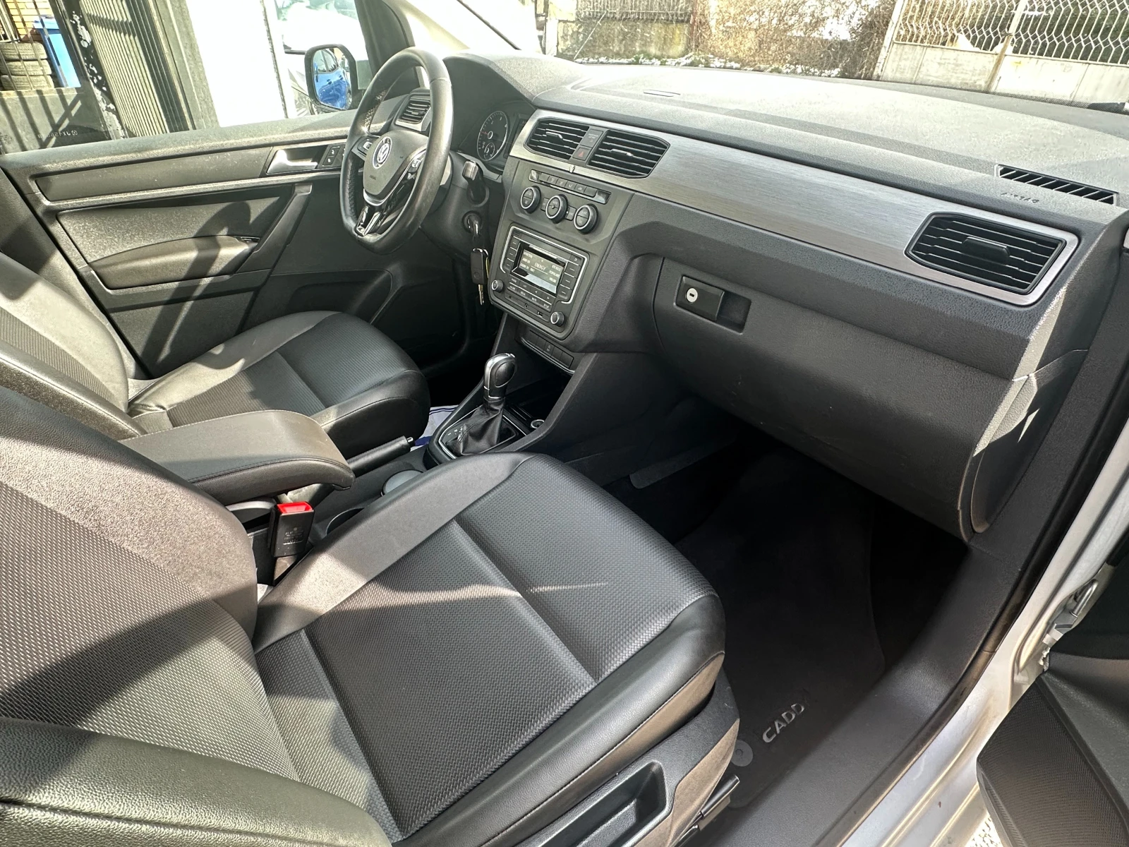 VW Caddy 2.0TDI-MAXi-FULL LED-AUTOMAT-DIST-KO��-PDC-EURO6 | Mobile.bg � ����������� 9