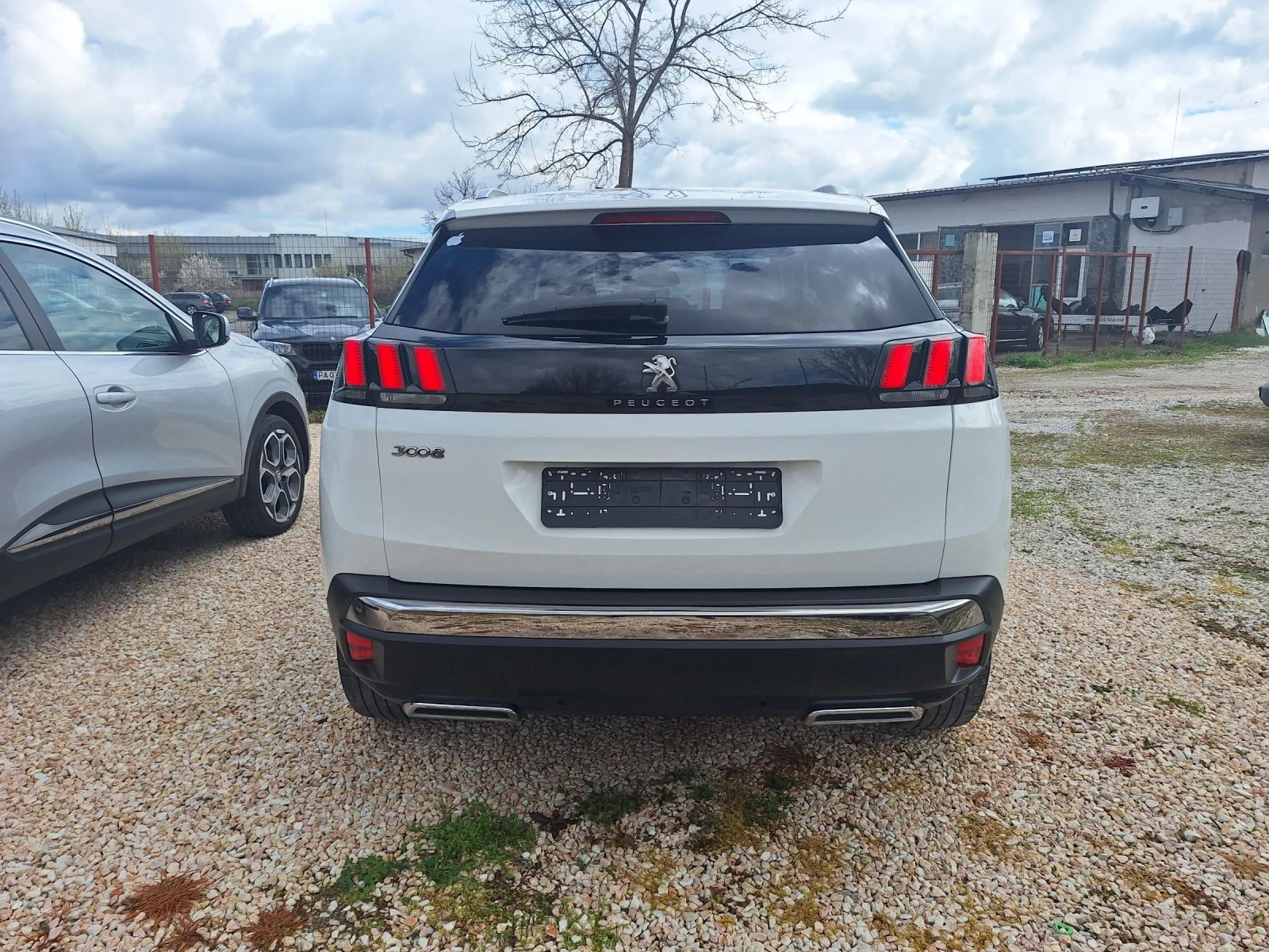 Peugeot 3008 1.6d* НАВИГАЦИЯ/КРОСУЕЙ/ЛЕД/6ск/ALLURE* , снимка 4 - Автомобили и джипове - 54509626