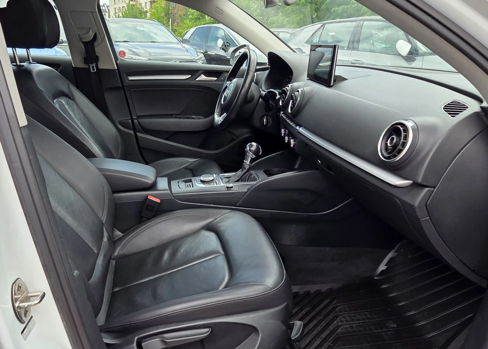 Audi A3 1.8TFSi/Pano/Kamera/Navi/, снимка 12 - Автомобили и джипове - 54512311