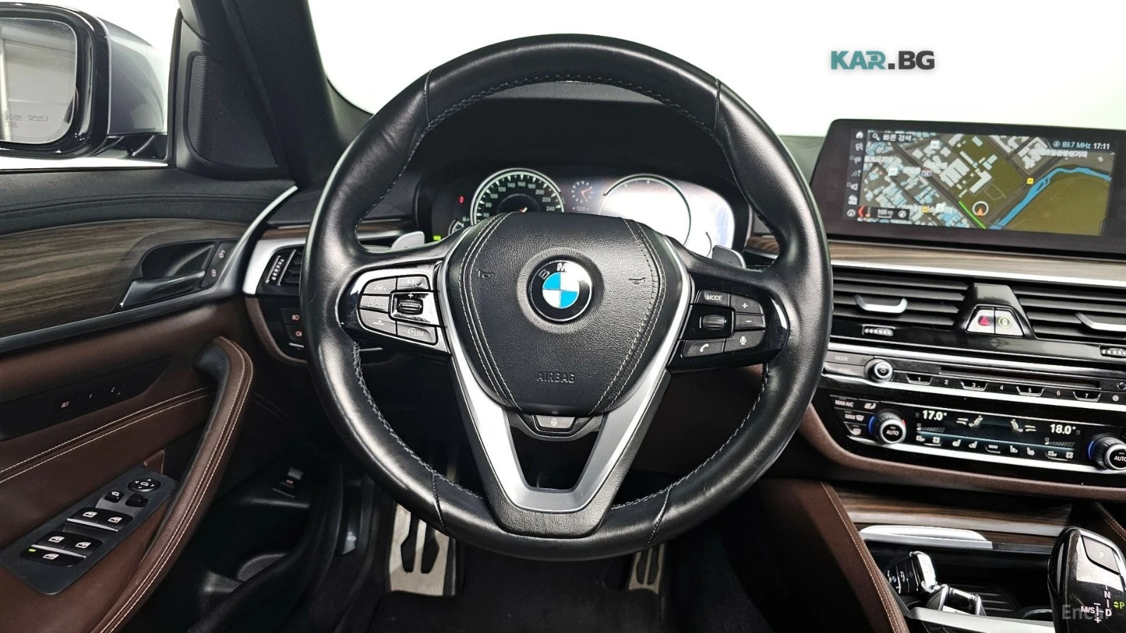 BMW 530 XDRIVE / M PKG / ОБДУХ / ПОДГРЕВИ / 360 , снимка 13 - Автомобили и джипове - 54598058