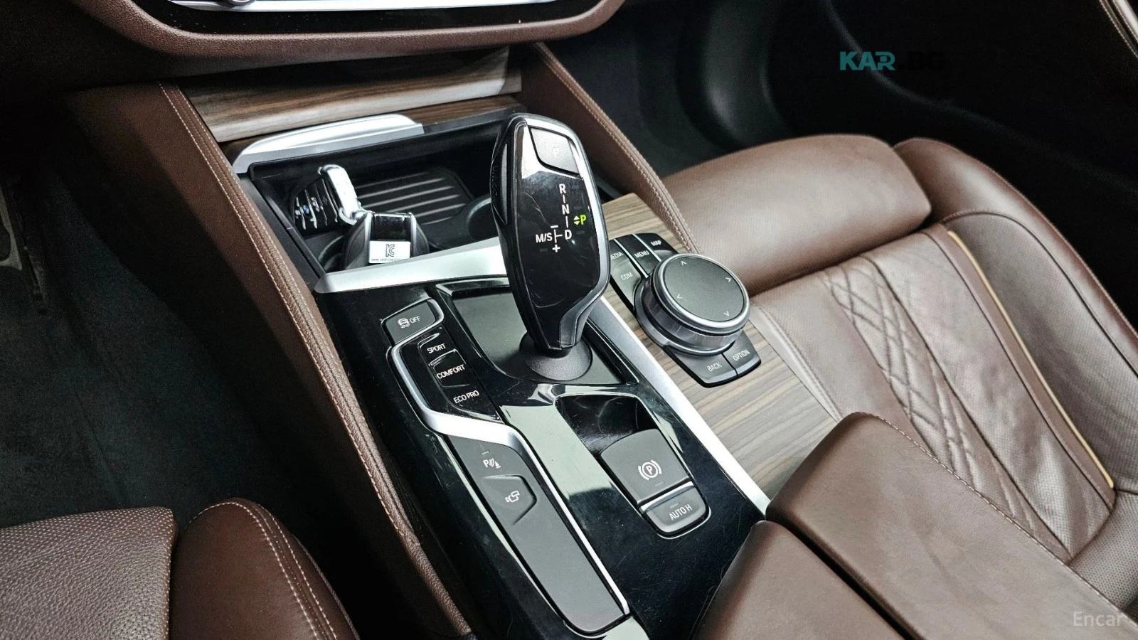 BMW 530 XDRIVE / M PKG / ОБДУХ / ПОДГРЕВИ / 360 , снимка 9 - Автомобили и джипове - 54598058