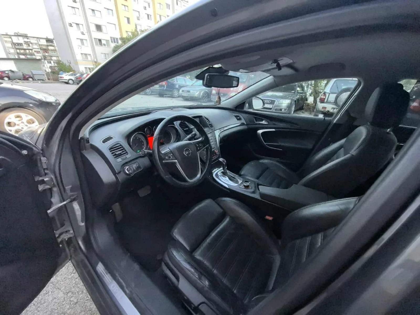 Opel Insignia 2.8Т, снимка 4 - Автомобили и джипове - 54610908