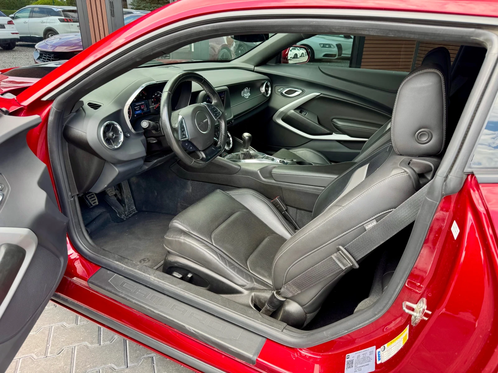 Chevrolet Camaro 2.0 T* CarPlay* Kamera* Keyless* Лизинг, снимка 8 - Автомобили и джипове - 54747222
