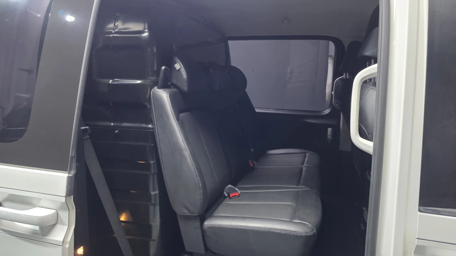 Hyundai Staria Modern* BLIND SPOT* ПОДГРЕВ ВОЛАН* КРАЙНА ЦЕНА, снимка 12 - Автомобили и джипове - 55243860