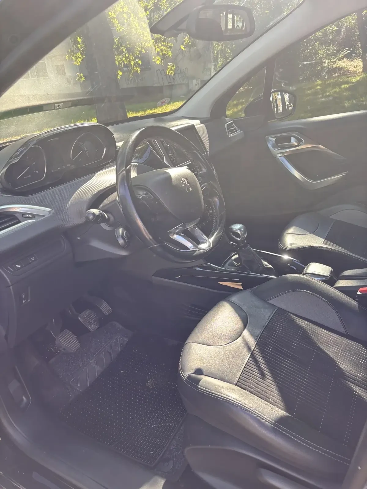 Peugeot 2008  1, 6  Blue HDI Allure/навигация/камера, снимка 6 - Автомобили и джипове - 55353357