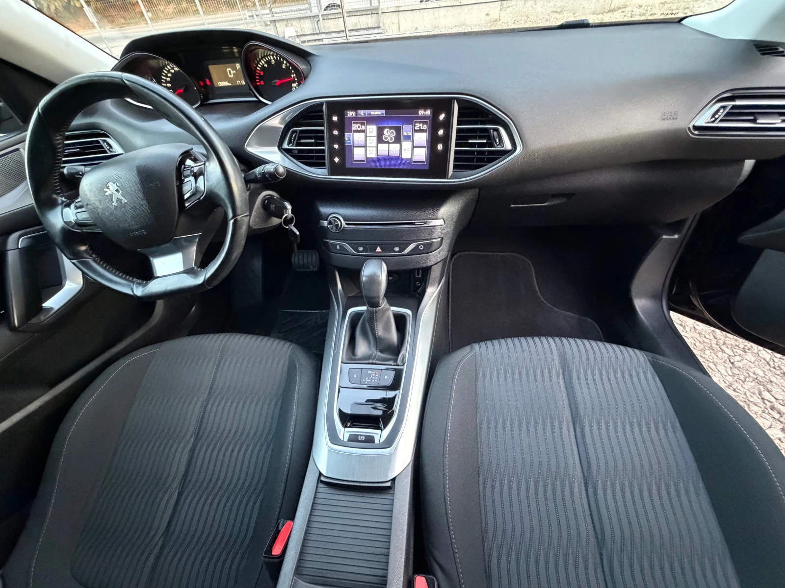 Peugeot 308 SW* 2.0HDI* AVTOMAT* 150KS, снимка 11 - Автомобили и джипове - 55453264