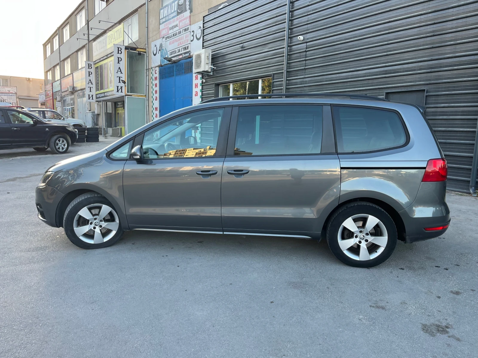 Seat Alhambra Full екстри, снимка 4 - Автомобили и джипове - 55954986