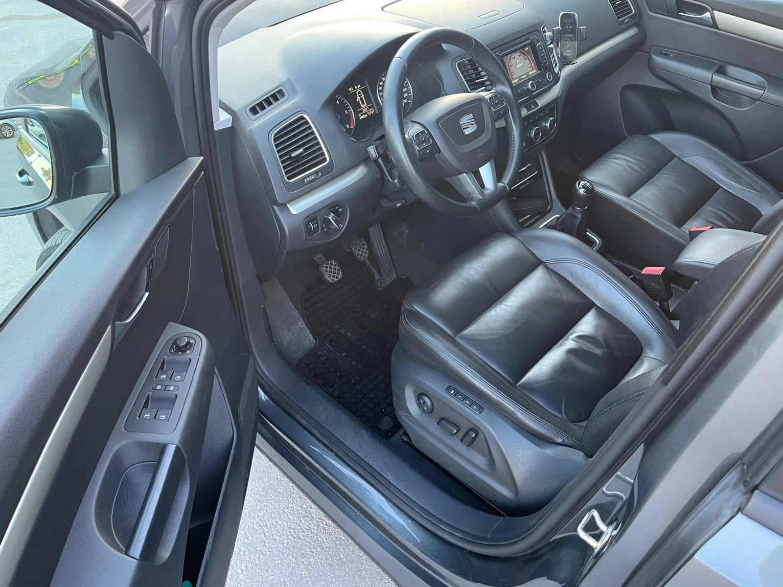 Seat Alhambra Full екстри, снимка 5 - Автомобили и джипове - 55954986
