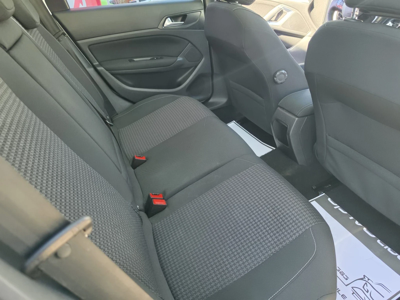 Peugeot 308 1.6HDI* STYLE* ПАНОРАМА* КАМЕРА* ПОДГРЕВ , снимка 12 - Автомобили и джипове - 56010514