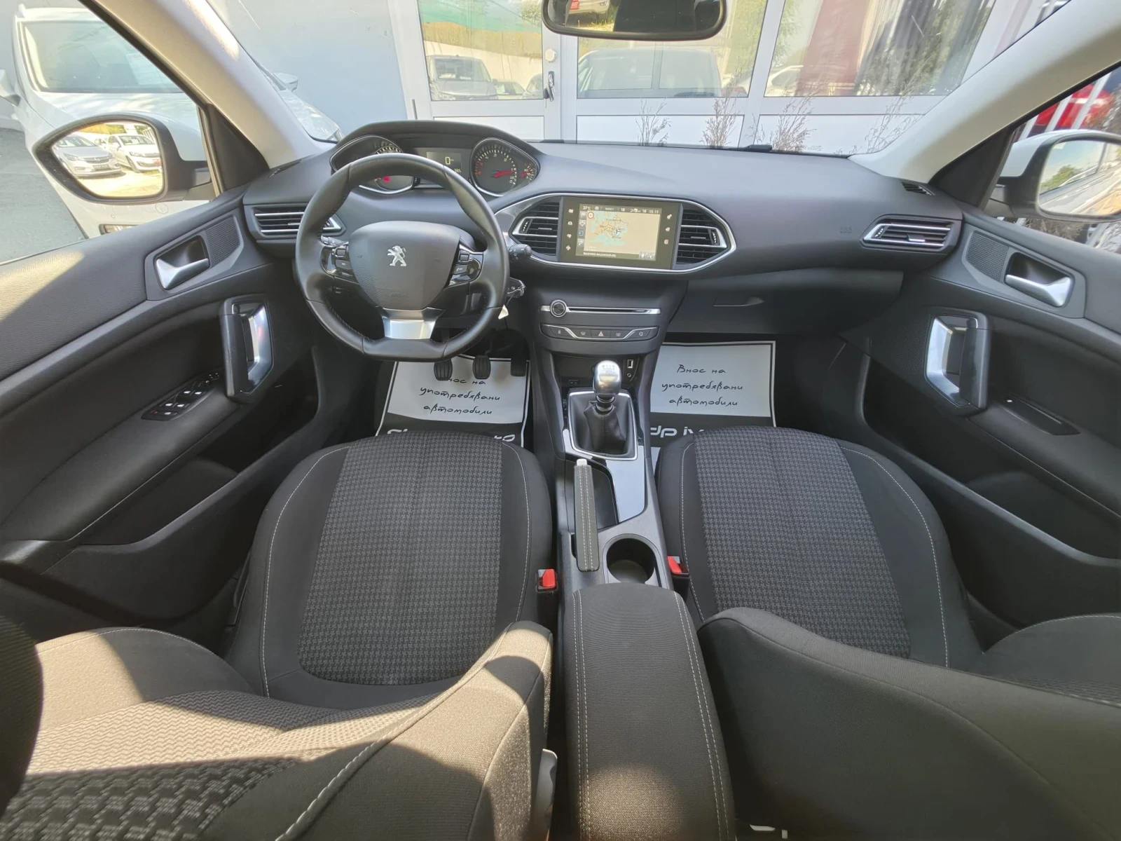 Peugeot 308 1.6HDI* STYLE* ПАНОРАМА* КАМЕРА* ПОДГРЕВ , снимка 8 - Автомобили и джипове - 56010514